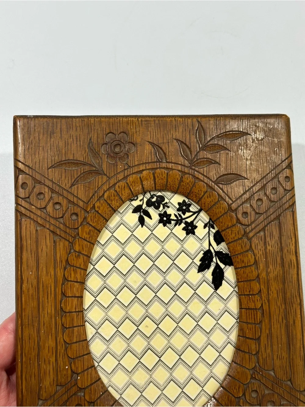 Vintage Carved Solid Wood Oval Picture Frame Floral Folk Art Cottage 4x6  READ